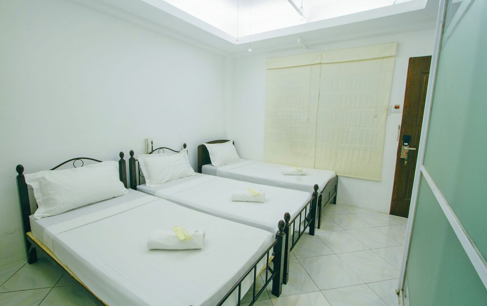 JJ-Midcity-Inn-Triple-Deluxe-Room-5